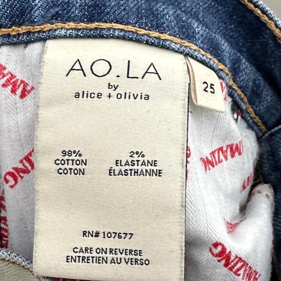 ALICE + OLIVIA Amazing Two Tone High Rise Boyfriend Jeans {C2} - Picture 9 of 10